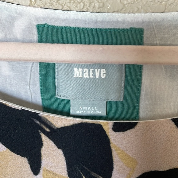 Anthropology dress with detailed open sleeves. Size medium. - Picture 2 of 9